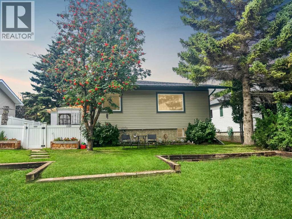 1328 24 Street, Didsbury, Alberta