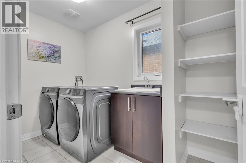 4 Slater Street, Cambridge, Ontario  N1R 0C4 - Photo 33 - 40772586