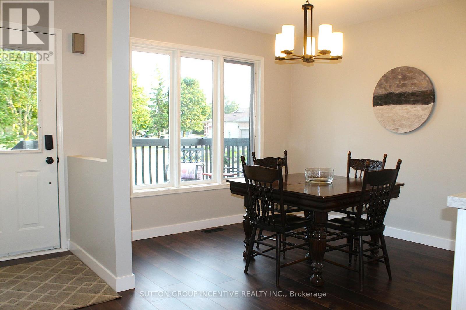 30 Assiniboine Drive, Barrie, Ontario  L4N 8G4 - Photo 8 - S12425182