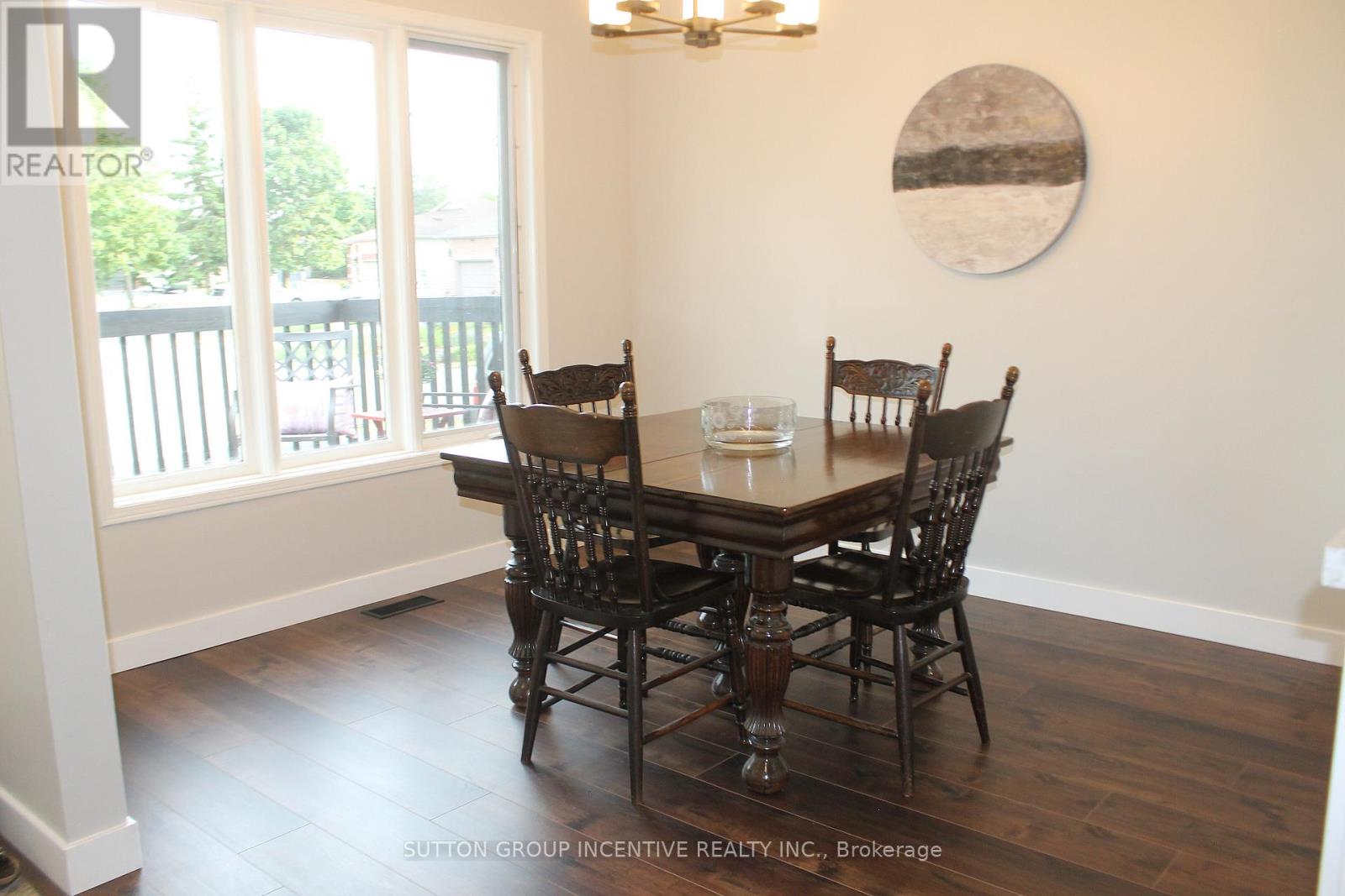 30 Assiniboine Drive, Barrie, Ontario  L4N 8G4 - Photo 9 - S12425182