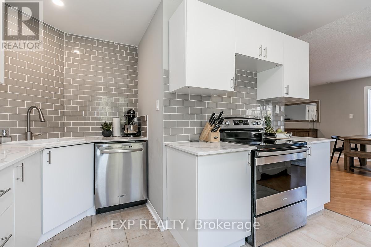 3152 Mosley Street, Wasaga Beach, Ontario  L9Z 1V6 - Photo 10 - S12425190