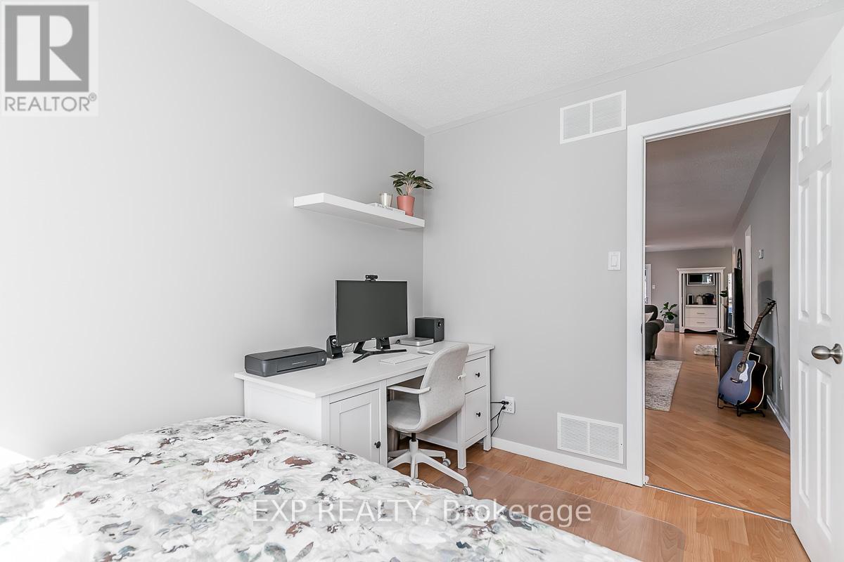 3152 Mosley Street, Wasaga Beach, Ontario  L9Z 1V6 - Photo 15 - S12425190