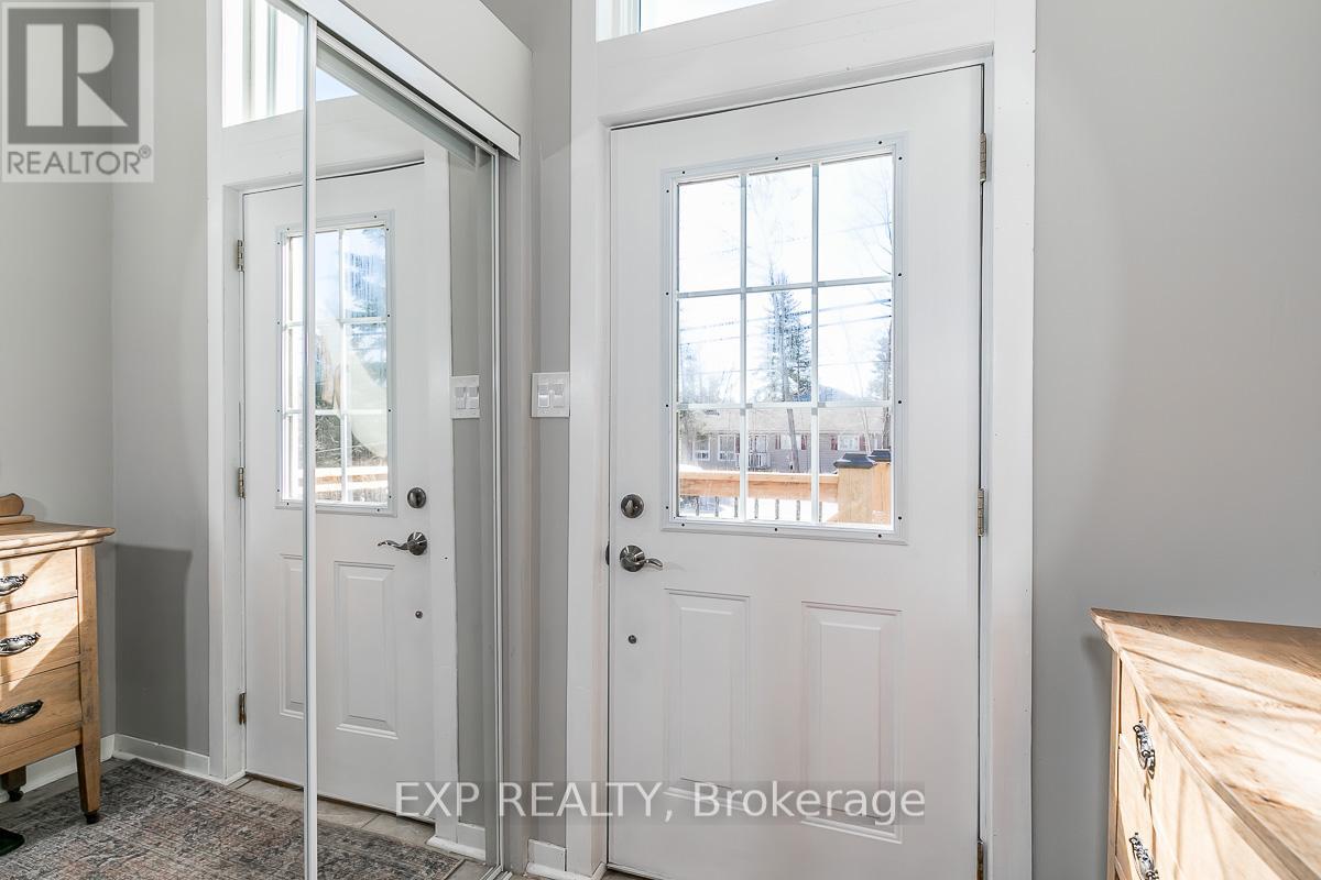 3152 Mosley Street, Wasaga Beach, Ontario  L9Z 1V6 - Photo 3 - S12425190
