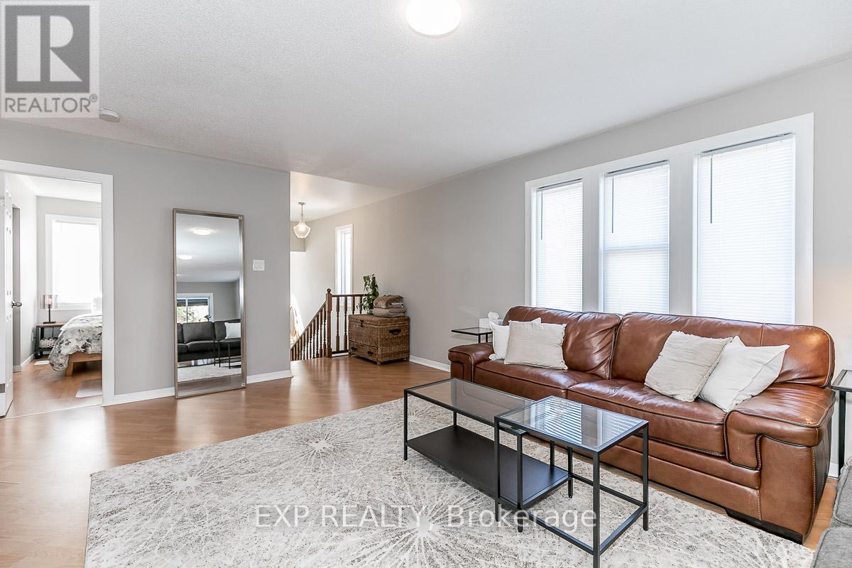 3152 Mosley Street, Wasaga Beach, Ontario  L9Z 1V6 - Photo 6 - S12425190