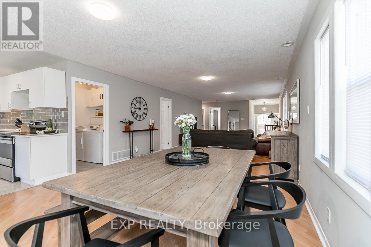 3152 Mosley Street, Wasaga Beach, Ontario  L9Z 1V6 - Photo 8 - S12425190
