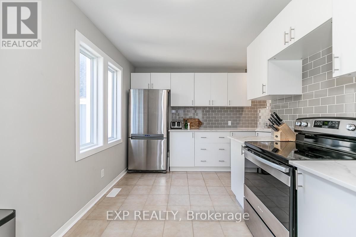3152 Mosley Street, Wasaga Beach, Ontario  L9Z 1V6 - Photo 9 - S12425190