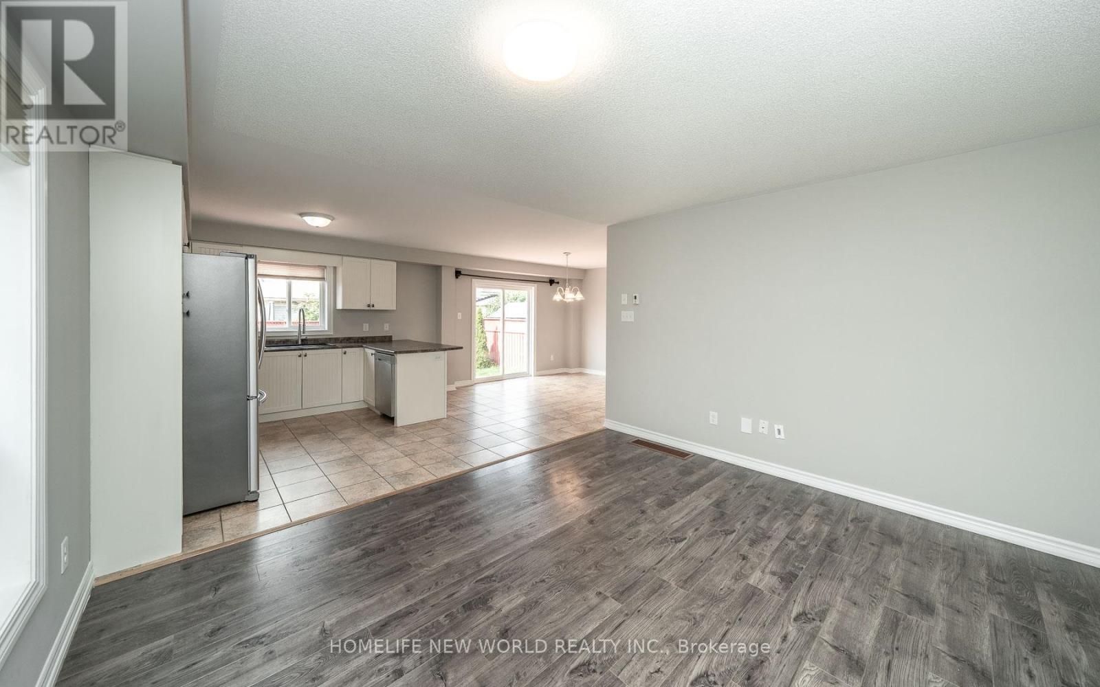 81 White Crescent, Barrie, Ontario  L4N 5Z9 - Photo 9 - S12425196