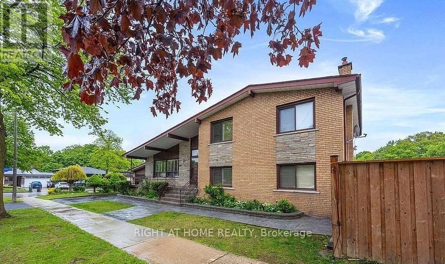 12 Eldorado Court, Toronto (York University Heights), Ontario  M3J 1W9 - Photo 1 - W12425183