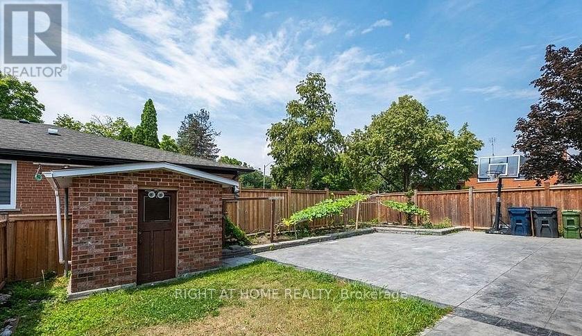 12 Eldorado Court, Toronto (York University Heights), Ontario  M3J 1W9 - Photo 15 - W12425183
