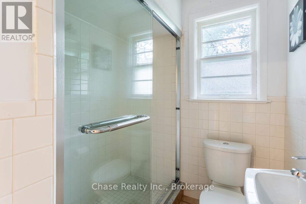 402 Guelph Line, Burlington, Ontario  L7R 3L4 - Photo 11 - W12425208