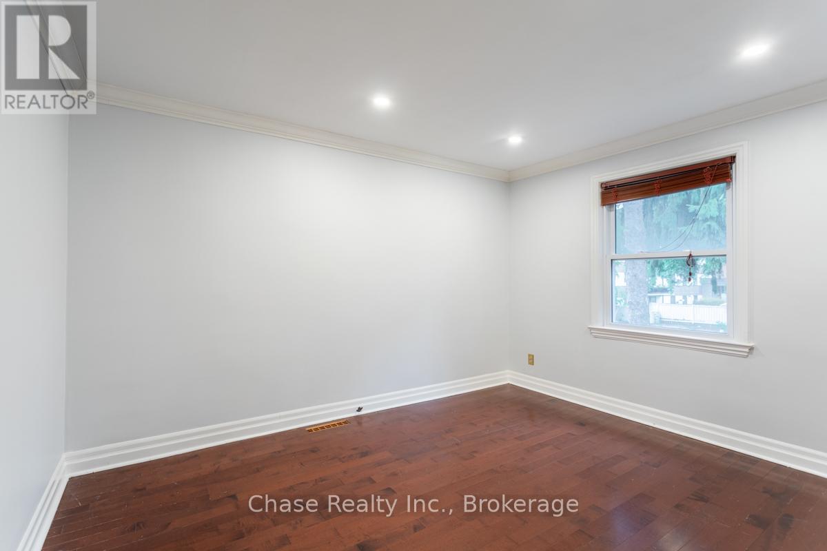 402 Guelph Line, Burlington, Ontario  L7R 3L4 - Photo 6 - W12425208