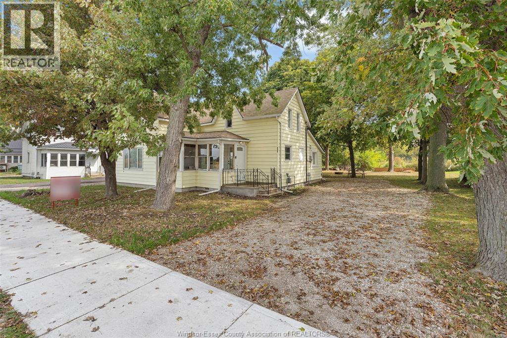 MLS# 25024408: 950 COMBER Sideroad, Lakeshore, Canada