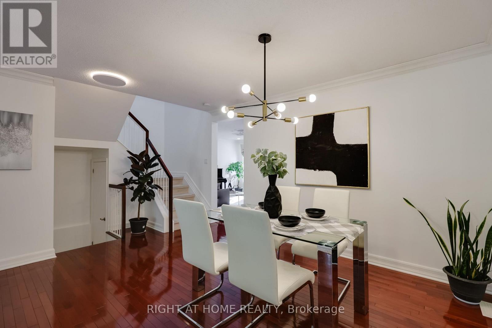 60 Mersey Drive, Ottawa, Ontario  K2K 3A6 - Photo 7 - X12425213