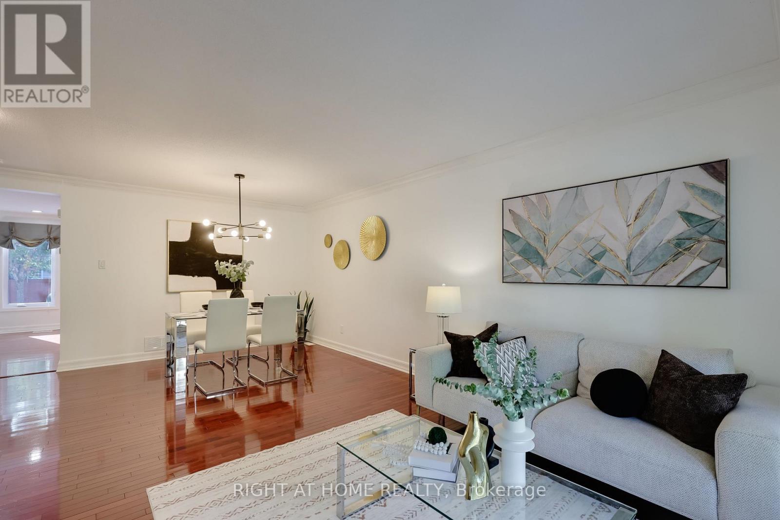 60 Mersey Drive, Ottawa, Ontario  K2K 3A6 - Photo 8 - X12425213