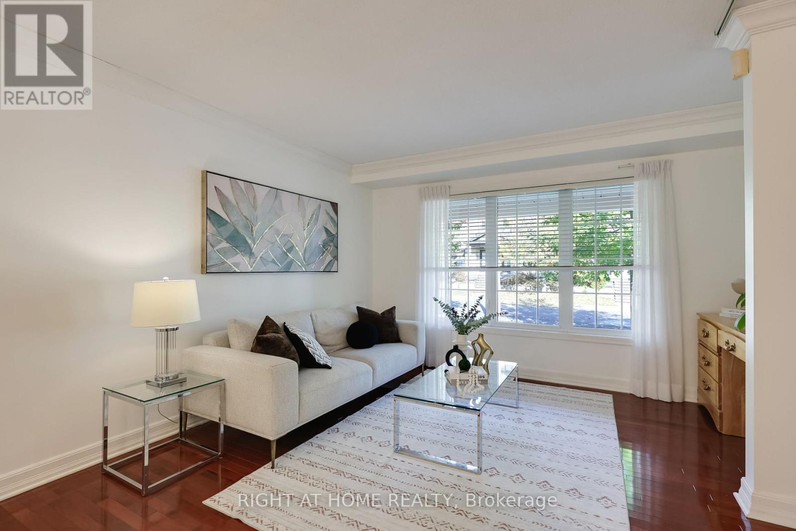 60 Mersey Drive, Ottawa, Ontario  K2K 3A6 - Photo 5 - X12425213