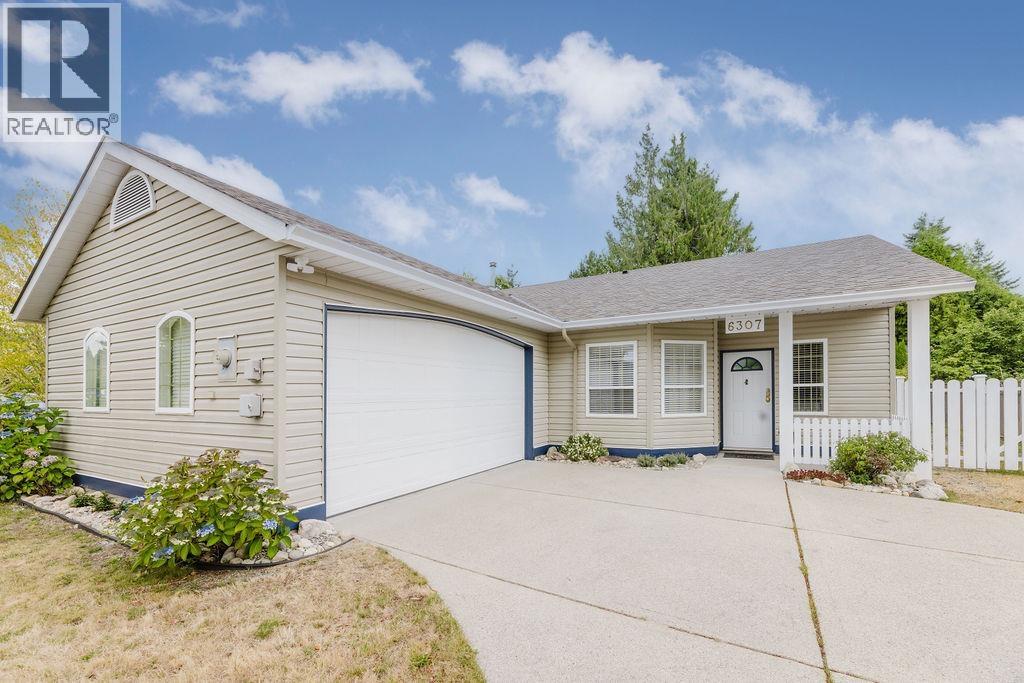 6307 HOMESTEAD AVENUE, Sechelt, British Columbia