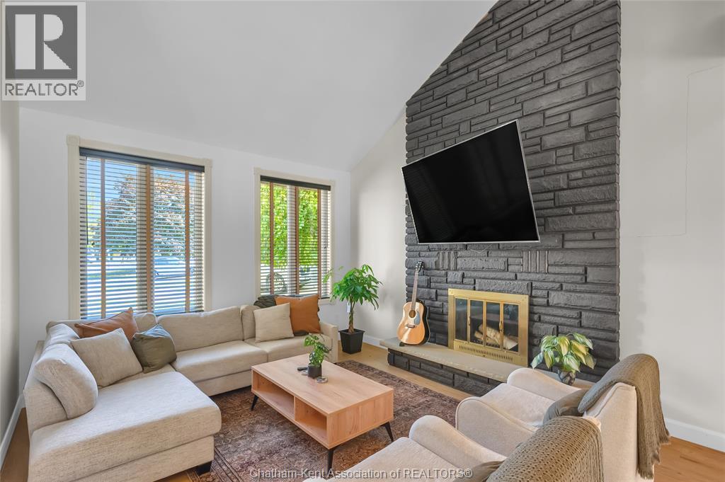 74 University Drive, Chatham, Ontario  N7L 4V5 - Photo 10 - 25024004