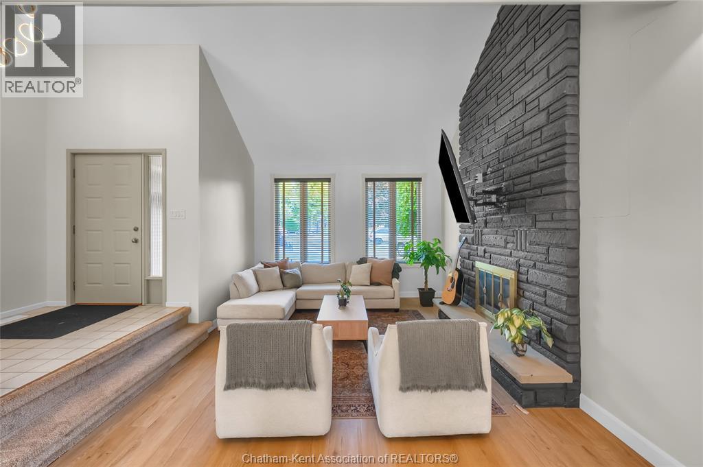74 University Drive, Chatham, Ontario  N7L 4V5 - Photo 7 - 25024004