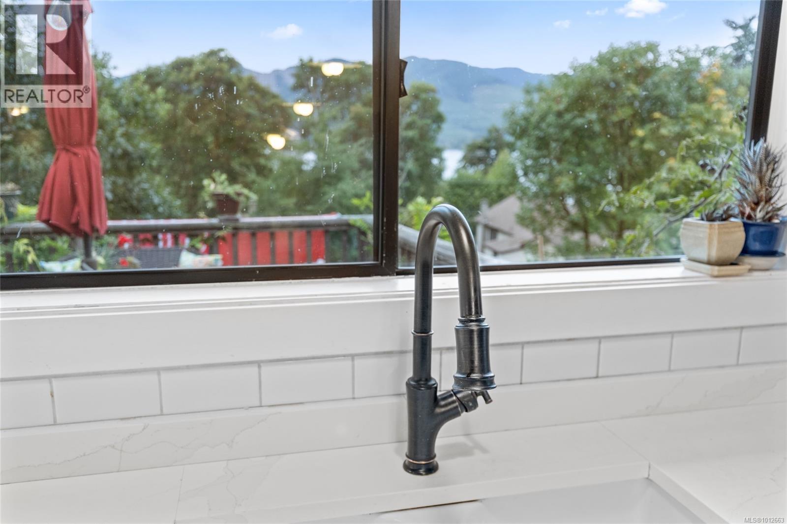 10664 Cedar Dr, Youbou, British Columbia  V0R 3E1 - Photo 12 - 1012663