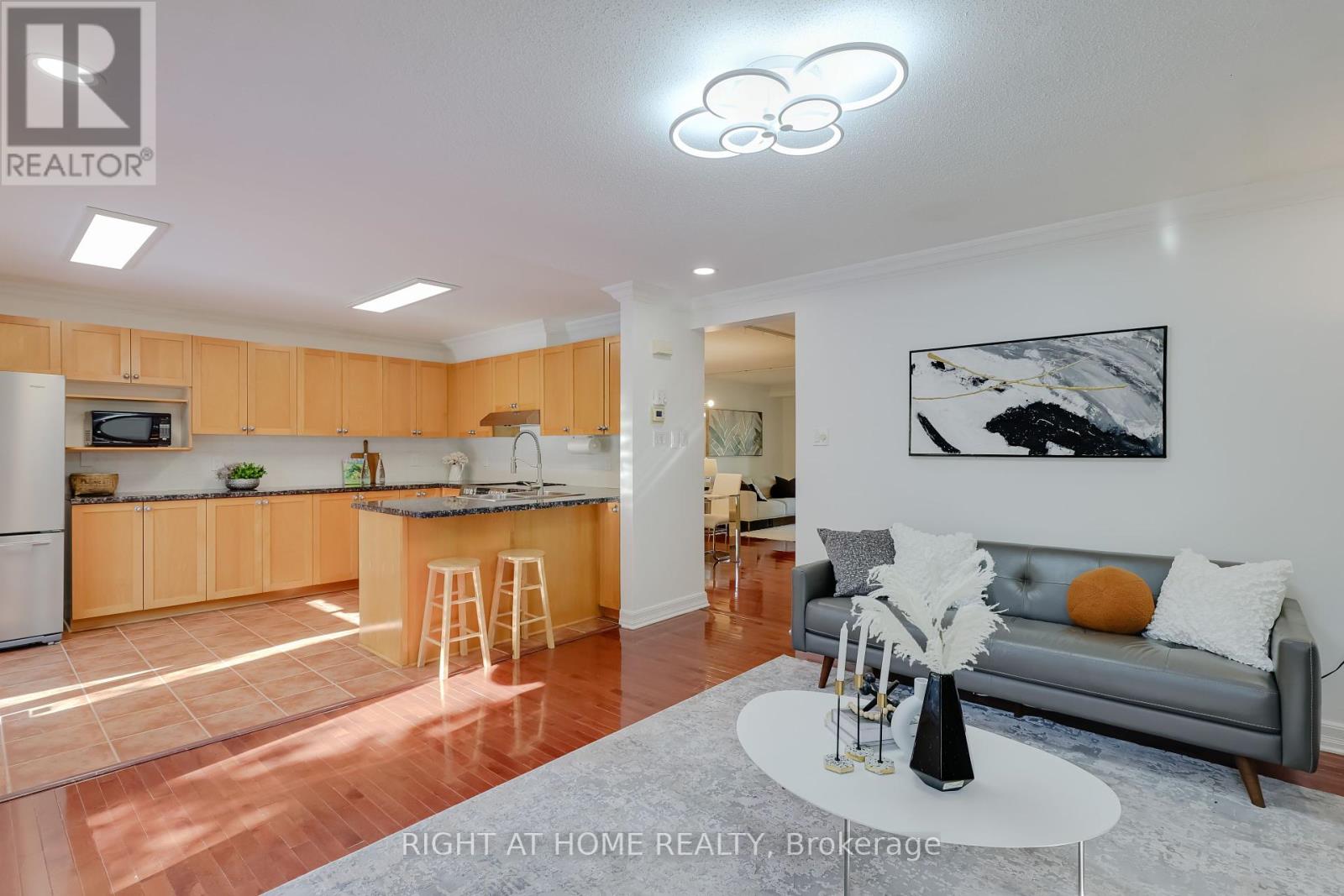 60 Mersey Drive, Ottawa, Ontario  K2K 3A6 - Photo 17 - X12425213