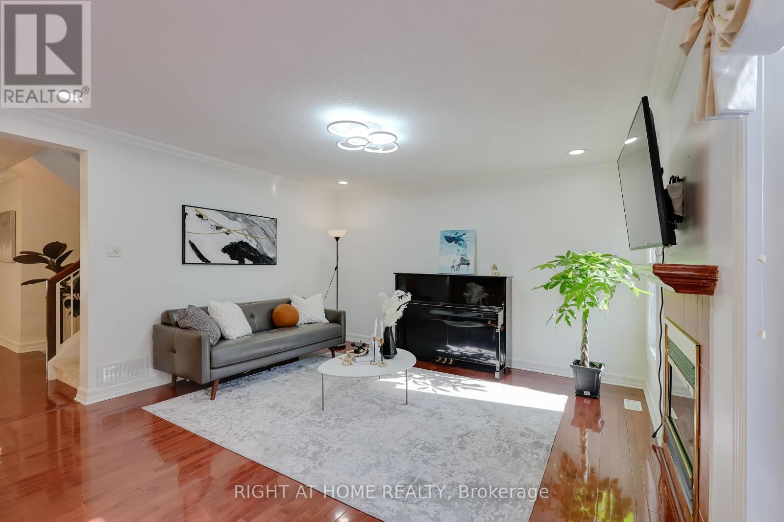 60 Mersey Drive, Ottawa, Ontario  K2K 3A6 - Photo 19 - X12425213
