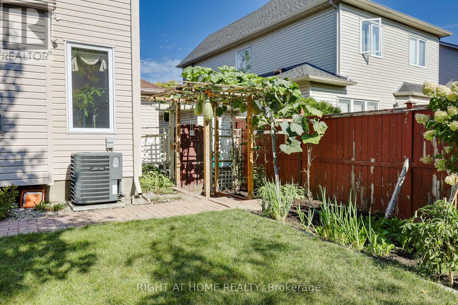 60 Mersey Drive, Ottawa, Ontario  K2K 3A6 - Photo 44 - X12425213