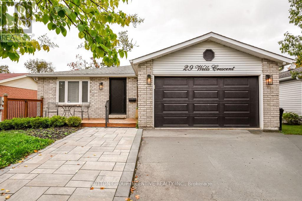29 WELLS CRESCENT, Barrie, Ontario