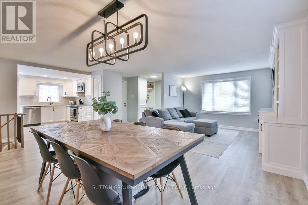 29 Wells Crescent, Barrie, Ontario  L4N 5W8 - Photo 10 - S12425219