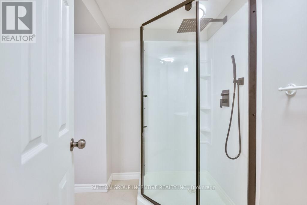 29 Wells Crescent, Barrie, Ontario  L4N 5W8 - Photo 27 - S12425219