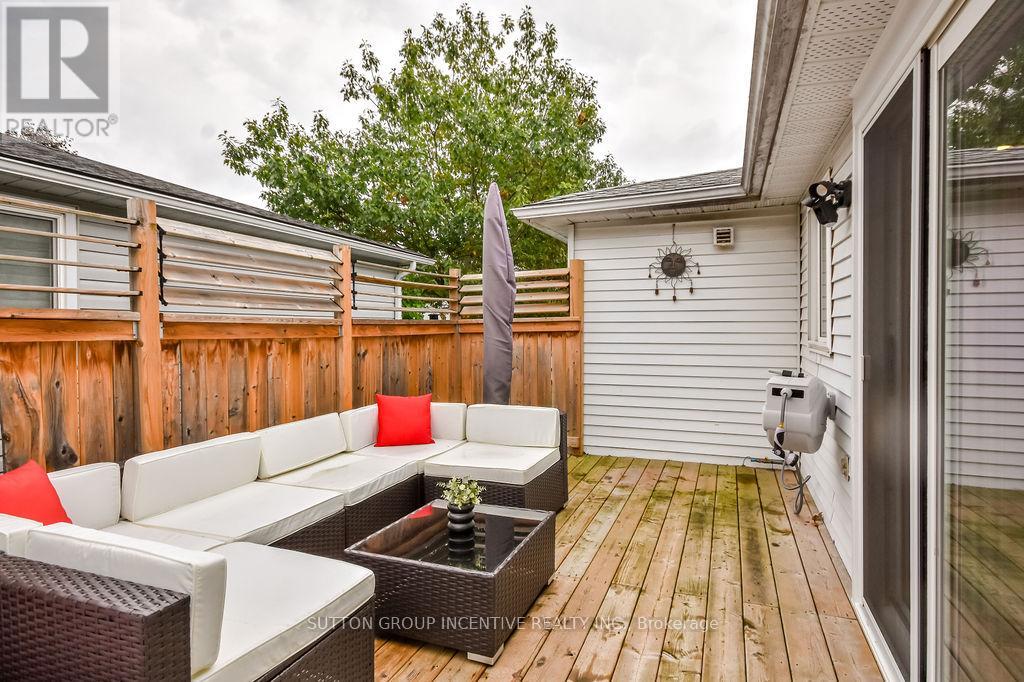 29 Wells Crescent, Barrie, Ontario  L4N 5W8 - Photo 30 - S12425219
