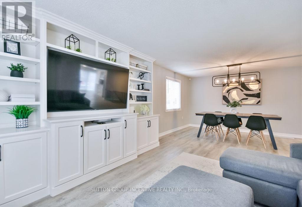 29 Wells Crescent, Barrie, Ontario  L4N 5W8 - Photo 8 - S12425219