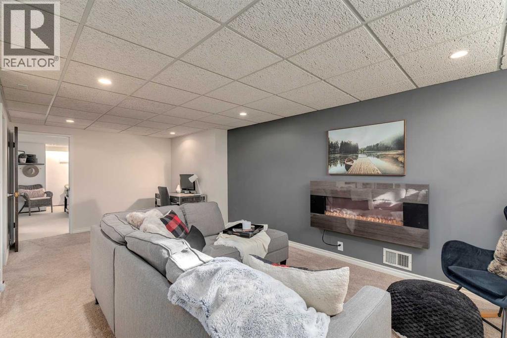 131 Gloucester Crescent Sw, Calgary, Alberta  T3E 4V4 - Photo 27 - A2258046