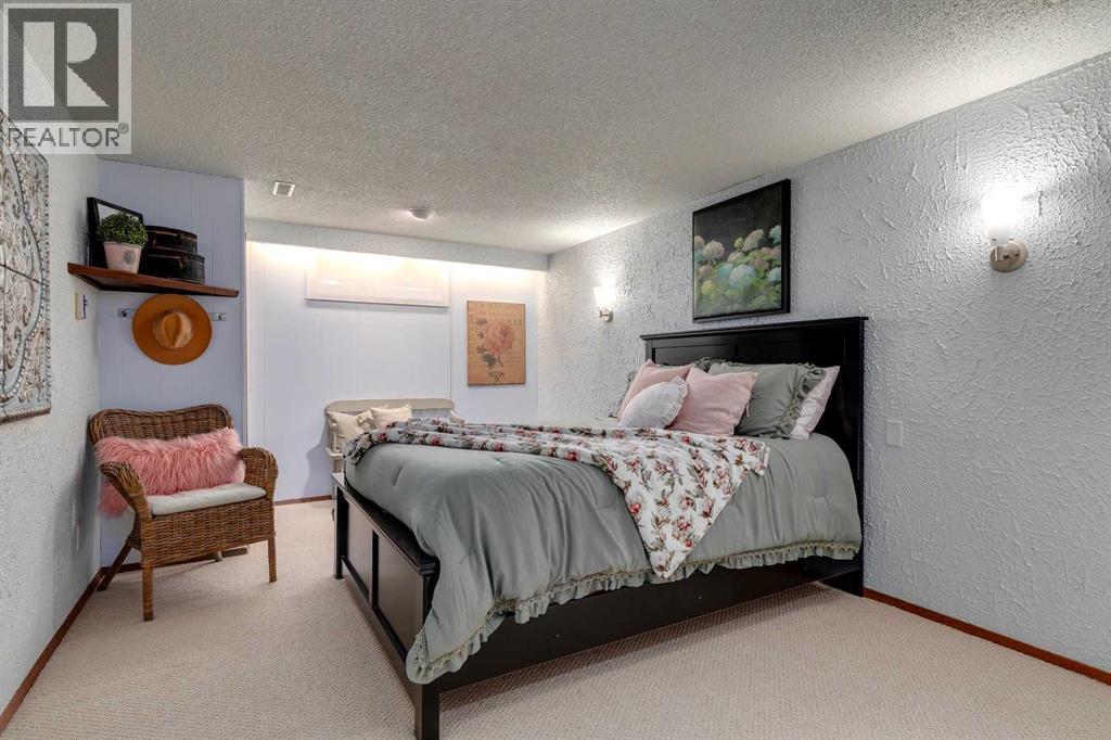 131 Gloucester Crescent Sw, Calgary, Alberta  T3E 4V4 - Photo 33 - A2258046