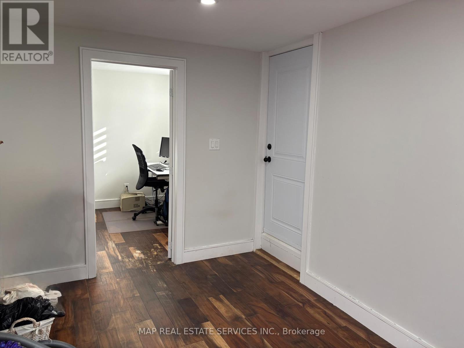 260 Hillside Drive, Mississauga, Ontario  L5M 1G5 - Photo 12 - W12425212