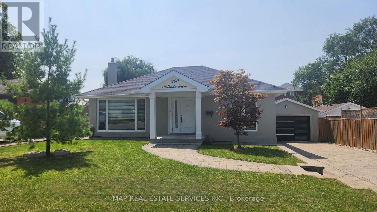 260 Hillside Drive, Mississauga, Ontario  L5M 1G5 - Photo 2 - W12425212