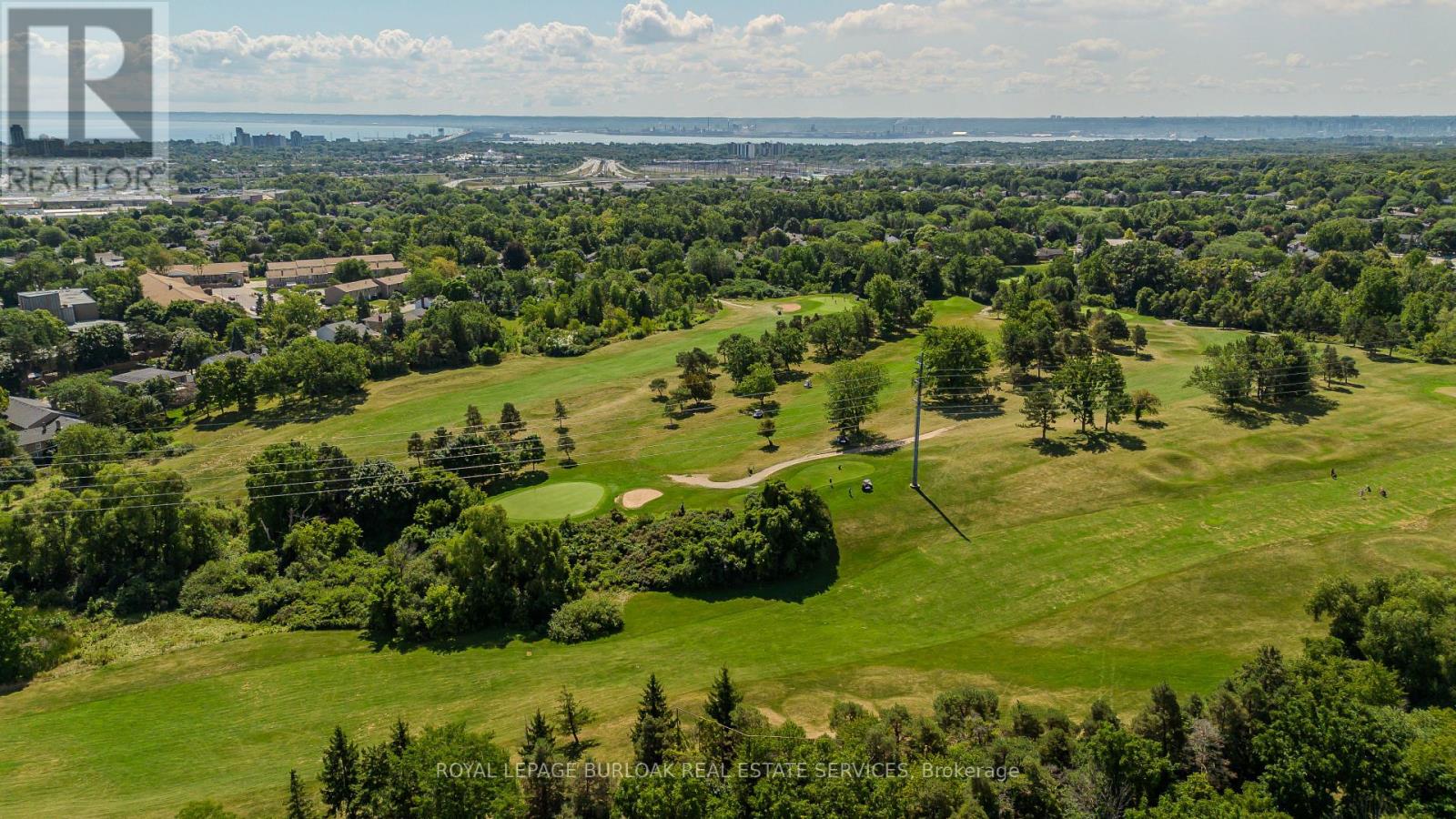 1407 Oakmont Common, Burlington, Ontario  L7P 0V8 - Photo 3 - W12422713