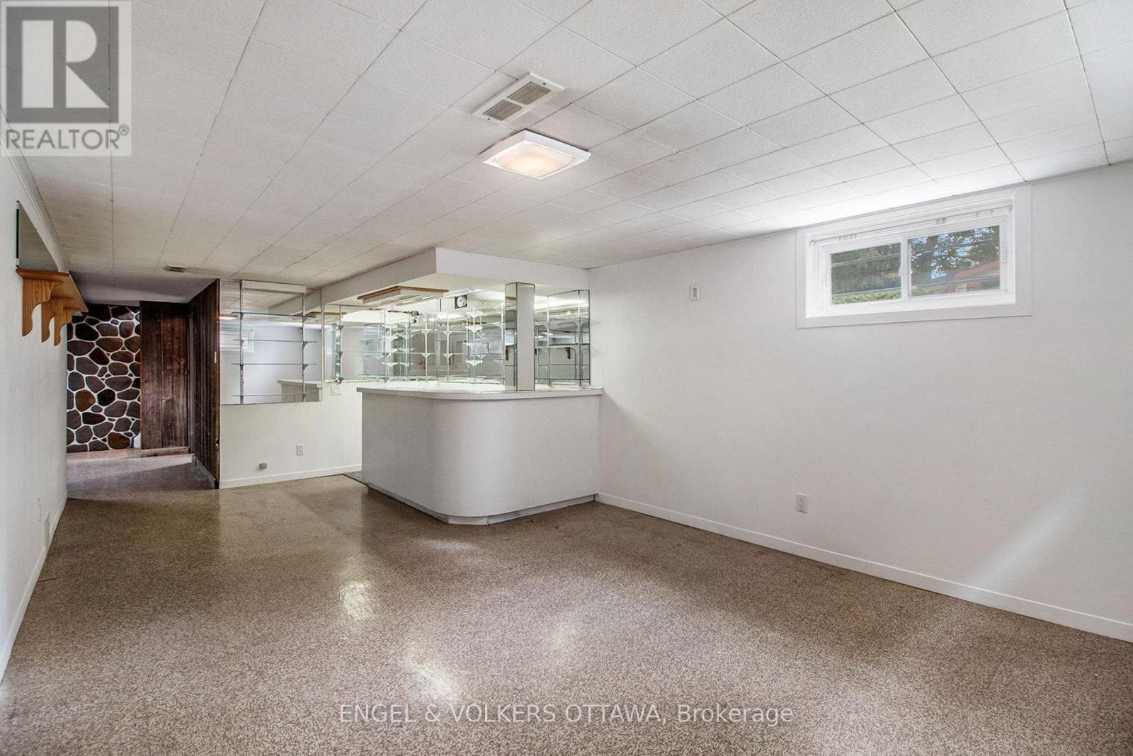 2061 Vincent Street, Ottawa, Ontario  K1G 2M8 - Photo 21 - X12425231