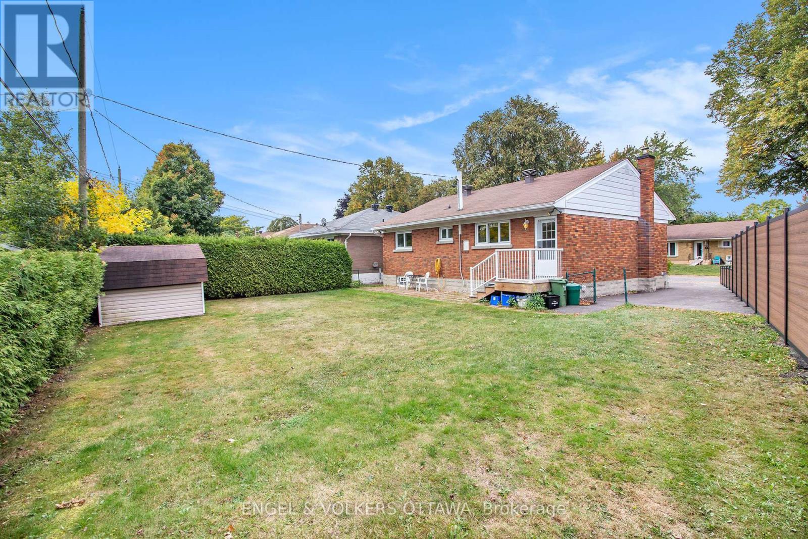 2061 Vincent Street, Ottawa, Ontario  K1G 2M8 - Photo 26 - X12425231