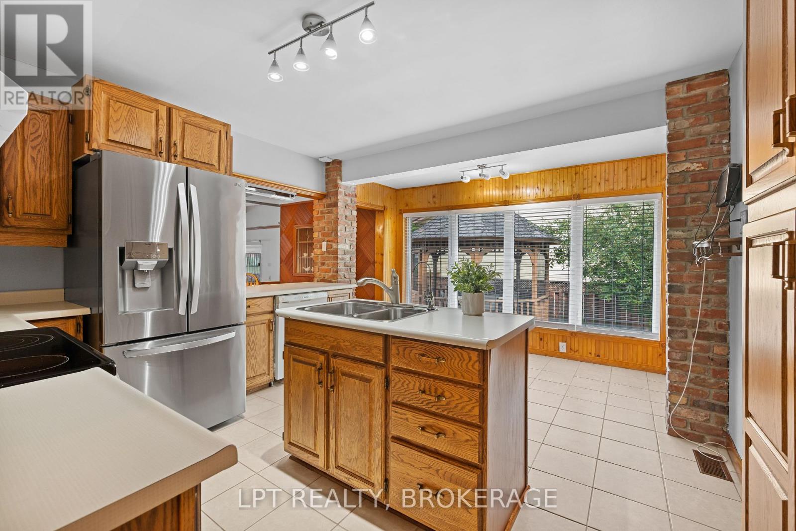 788 Meadowood Road, Kingston, Ontario  K7M 5G5 - Photo 10 - X12329850