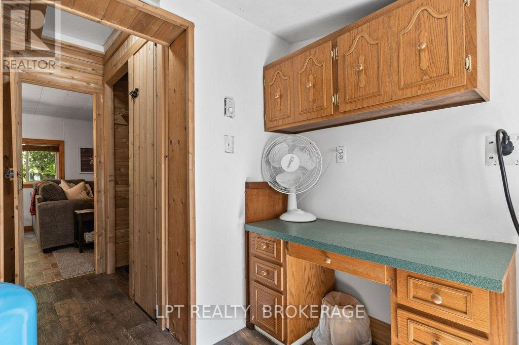 117 Second Avenue N, South Bruce Peninsula, Ontario  N0H 2G0 - Photo 13 - X12423064