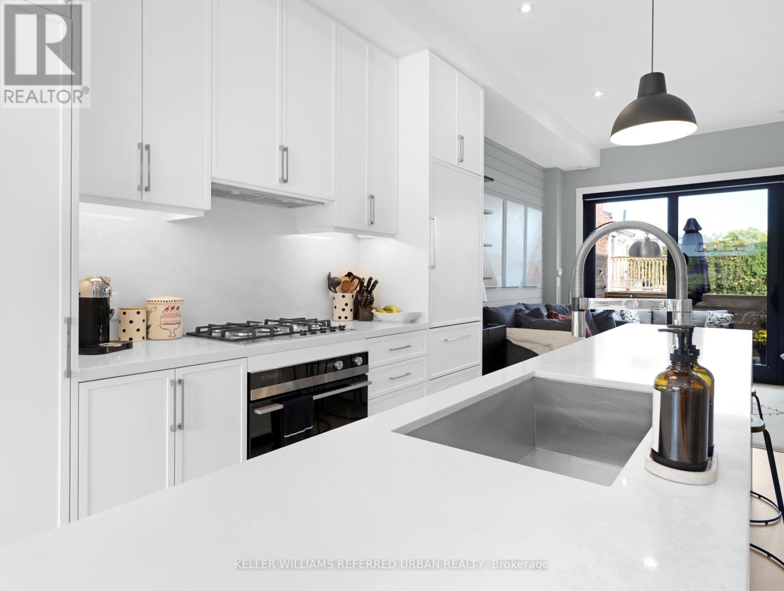 313 Westmoreland Avenue, Toronto, Ontario  M6H 3A4 - Photo 11 - W12424637