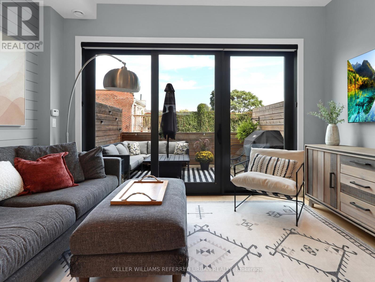 313 Westmoreland Avenue, Toronto, Ontario  M6H 3A4 - Photo 5 - W12424637