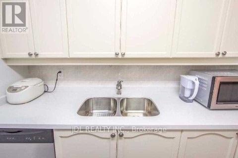 1112 - 18 Sommerset Way, Toronto, Ontario  M2N 6X5 - Photo 12 - C12425244