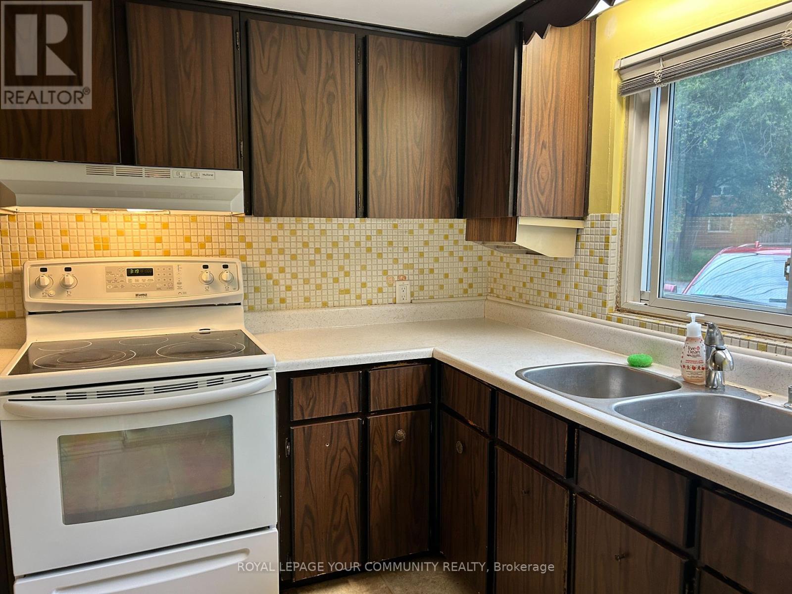 66 Bradford Street, East Gwillimbury, Ontario  L9N 1G6 - Photo 24 - N12425249