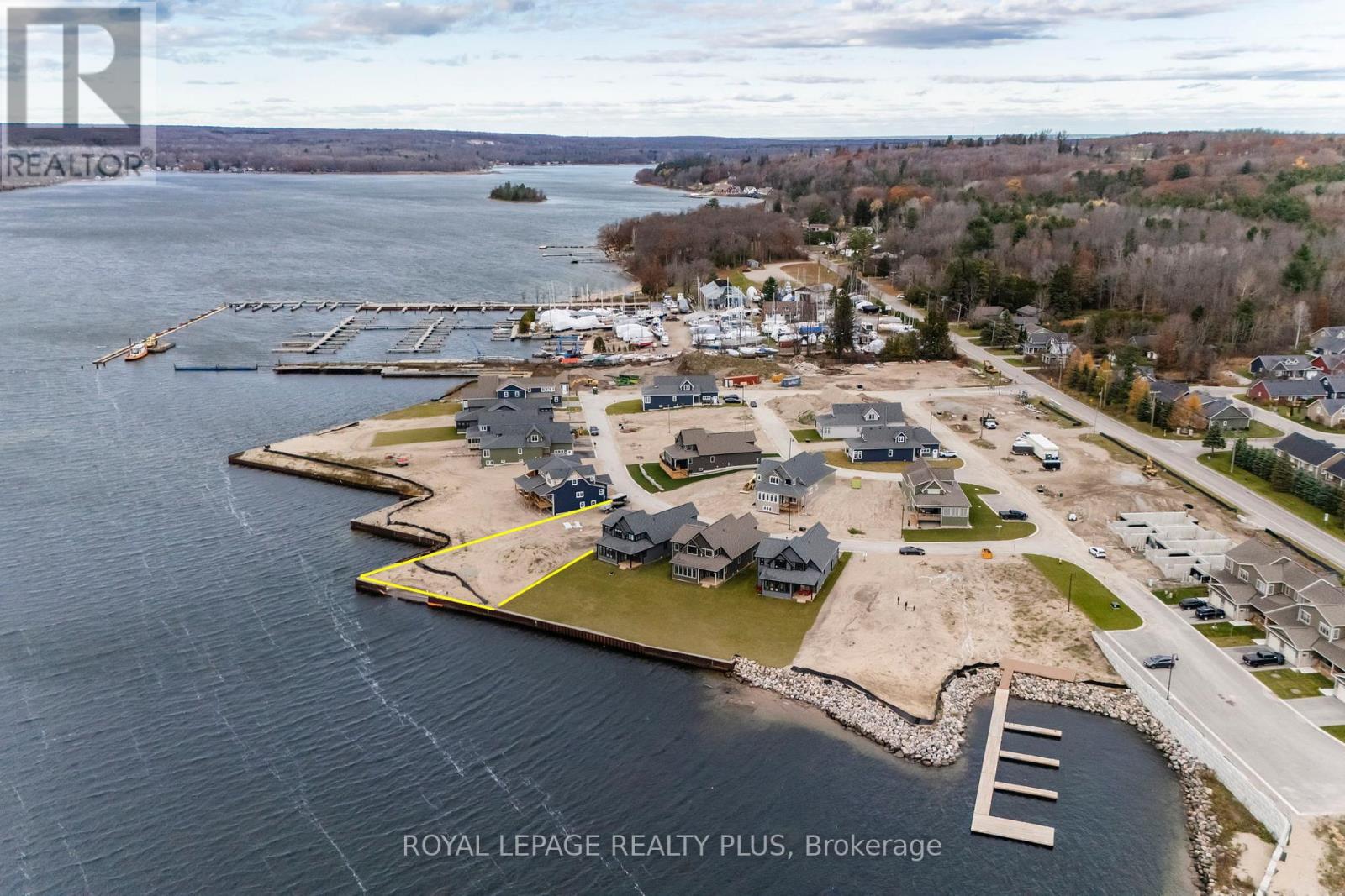 20 Navigator Road, Penetanguishene, Ontario  L9M 0W6 - Photo 2 - S12425227