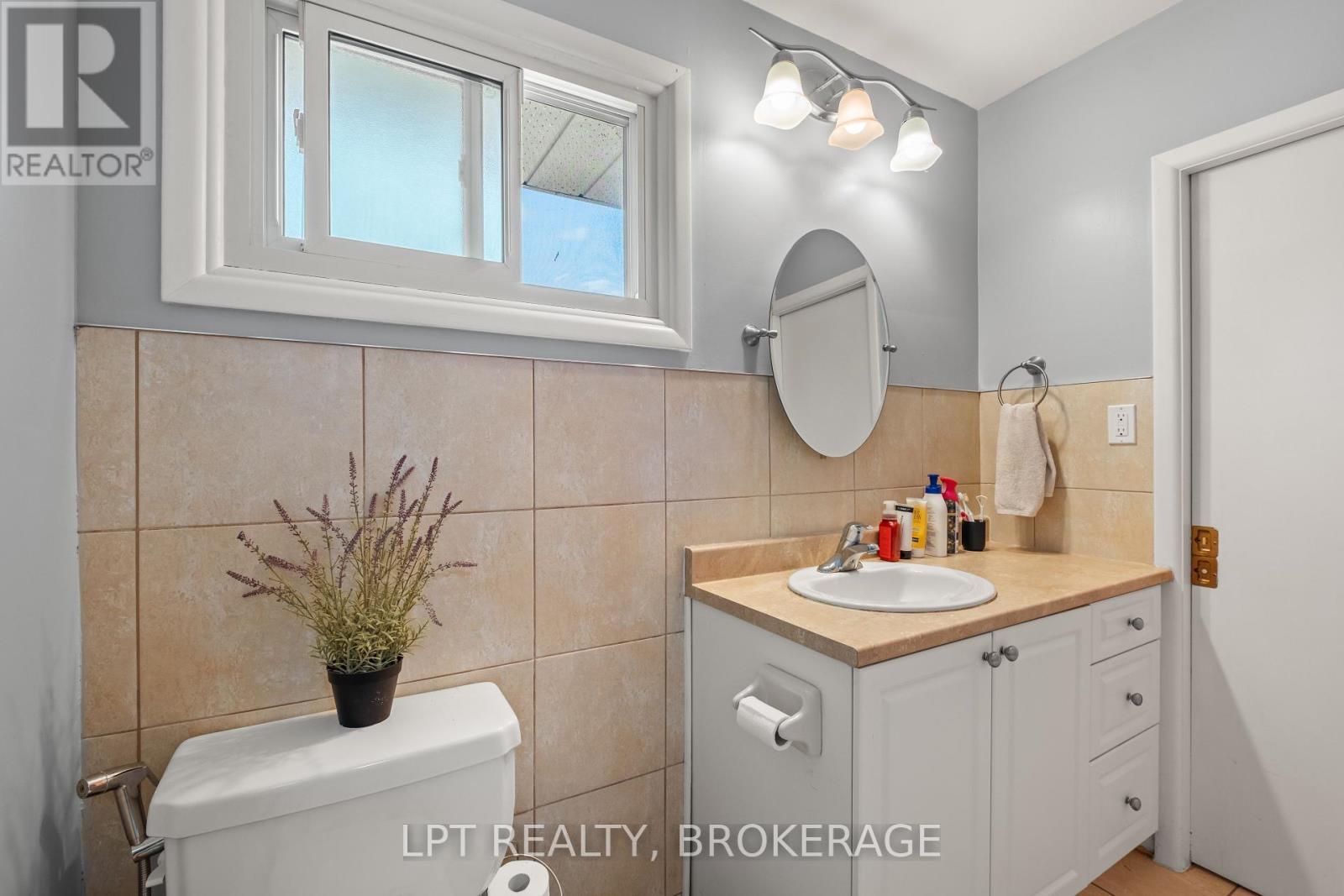 14 Herchmer Crescent, Kingston, Ontario  K7M 2V9 - Photo 15 - X12242053