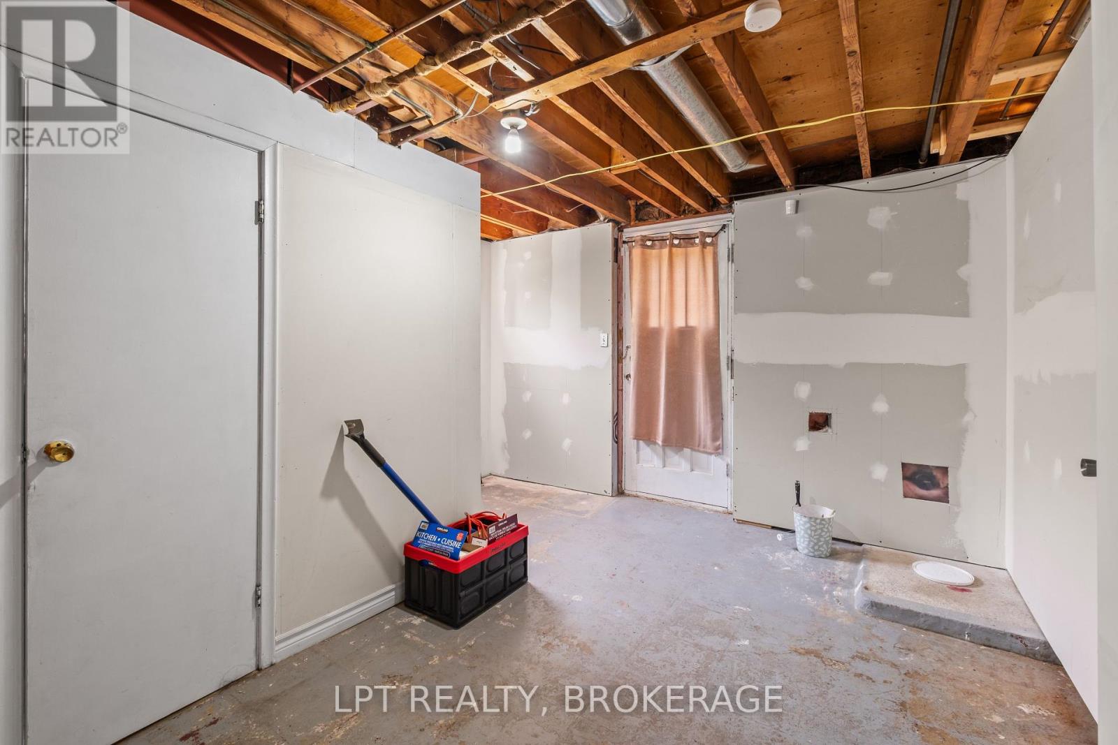 14 Herchmer Crescent, Kingston, Ontario  K7M 2V9 - Photo 26 - X12242053