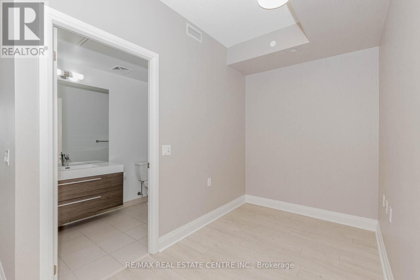 506 - 15 Zorra Street, Toronto, Ontario  M8Z 0C1 - Photo 10 - W12425246