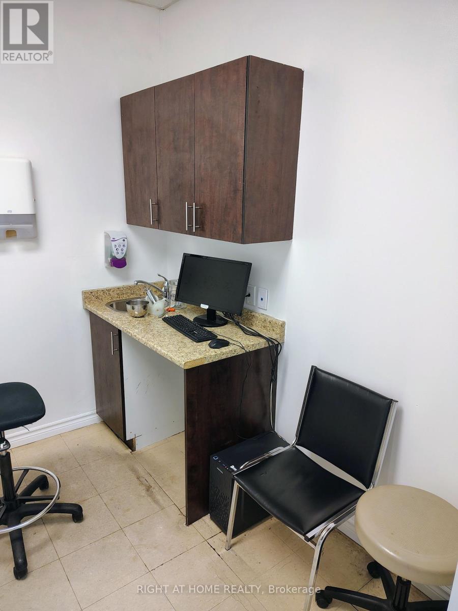 Main - 1254 Bloor Street W, Toronto, Ontario  M6H 1N5 - Photo 10 - W12425247