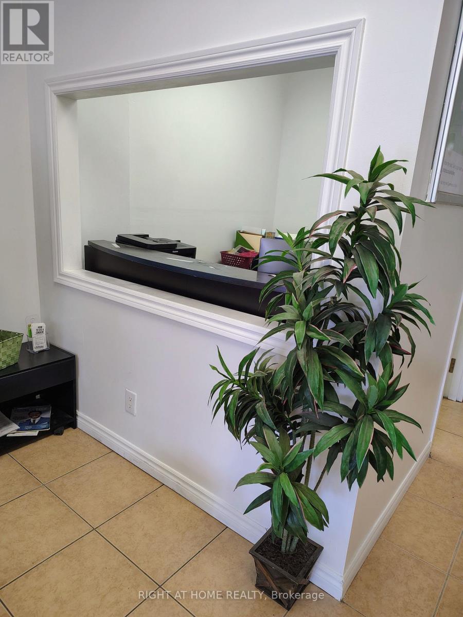 Main - 1254 Bloor Street W, Toronto, Ontario  M6H 1N5 - Photo 19 - W12425247